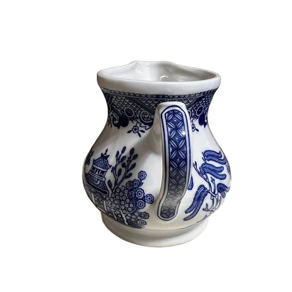 VTG Blue Willow Coffee Creamer Made in England - Picture 5 of 6